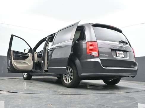 Used 2018 Dodge Grand Caravan SXT image 52