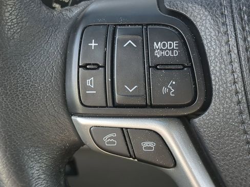 Used 2017 Toyota Sienna Limited image 26