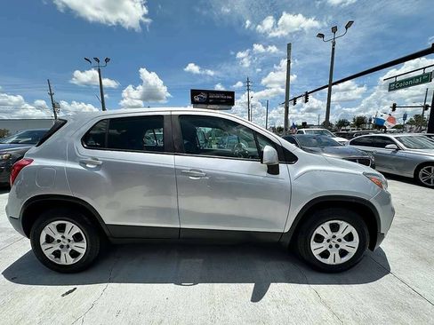 Used 2018 Chevrolet Trax LS FWD image 4