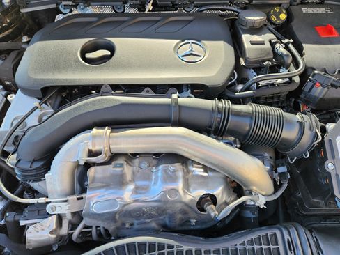 Certified 2025 Mercedes-Benz GLB 250 GLB 250 image 22