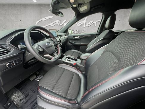 Used 2025 Ford Escape ST-Line FWD image 19