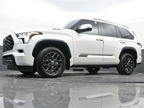 Used 2024 Toyota Sequoia Platinum image 29