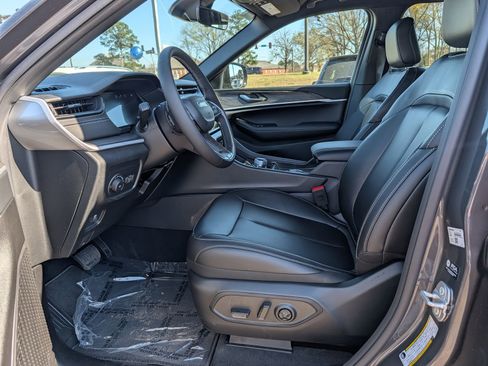 New 2026 Jeep Grand Cherokee Limited AWD/4WD image 16