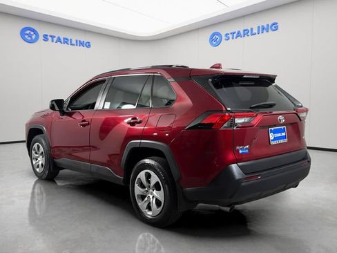 Used 2021 Toyota RAV4 LE FWD image 5