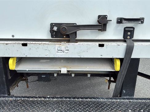 Used 2023 Ford E-450 and Econoline 450 Super Duty w/ Power Windows & Locks Group image 17