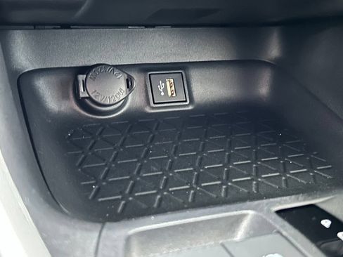 Used 2025 Toyota RAV4 LE AWD/4WD image 26