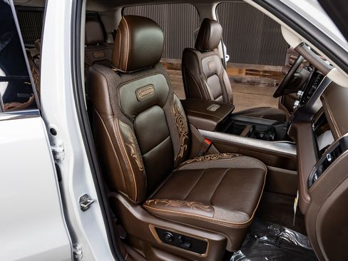 Used 2025 RAM 1500 Limited AWD/4WD image 32