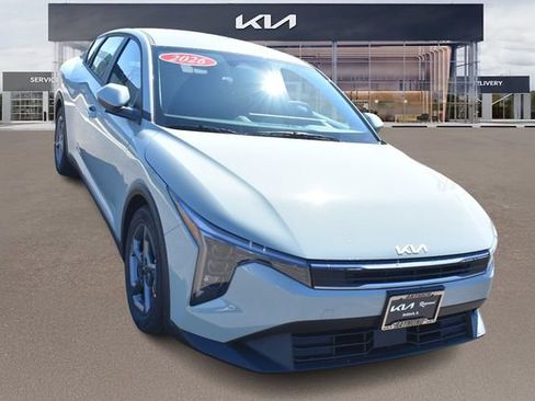 New 2026 Kia K4 LXS FWD image 10