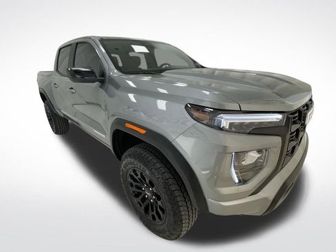 Used 2026 GMC Canyon Elevation image 3