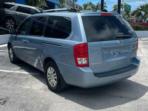 Used 2012 Kia Sedona LX FWD image 3