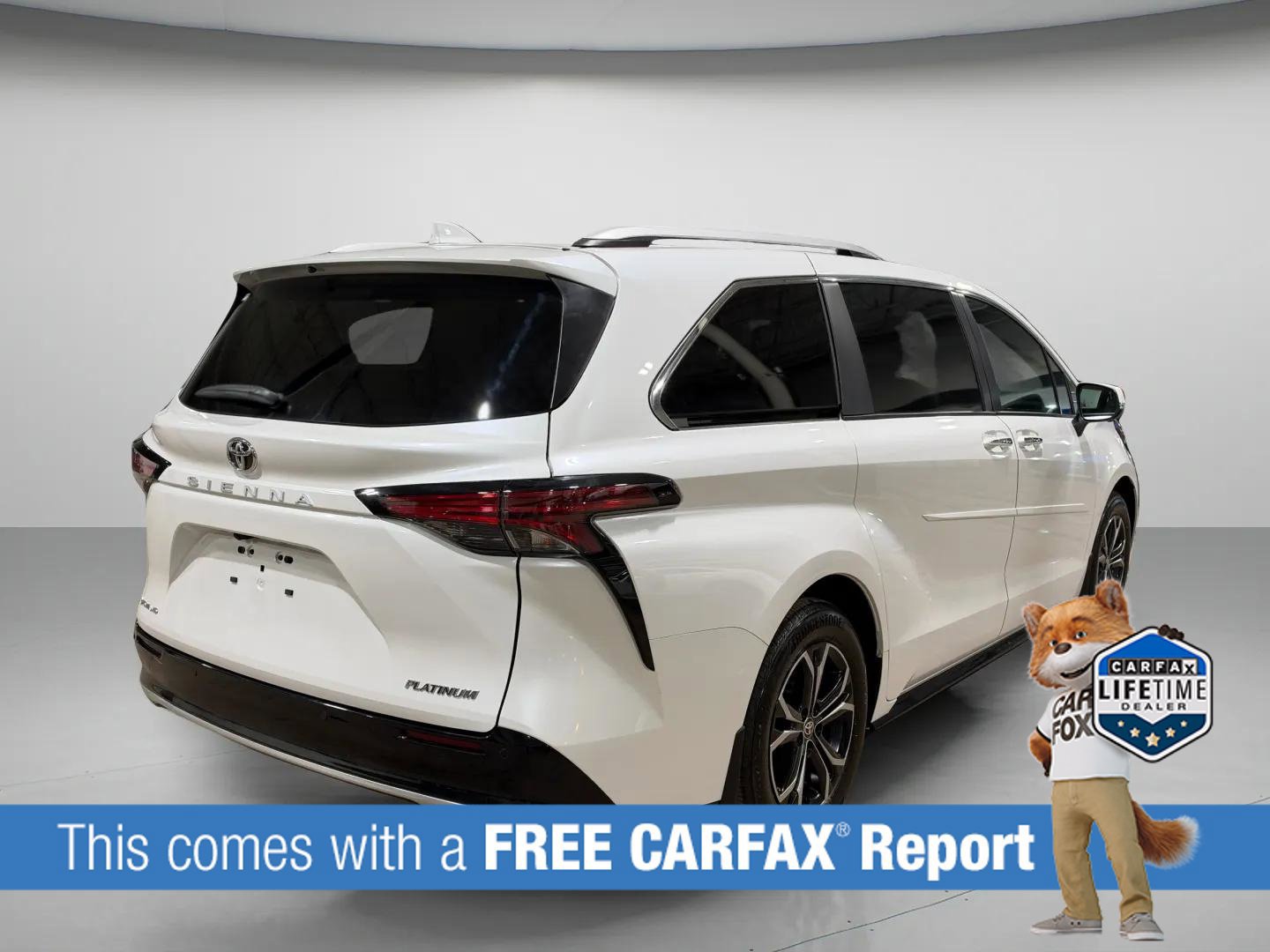 Used 2026 Toyota Sienna Platinum AWD/4WD image 4