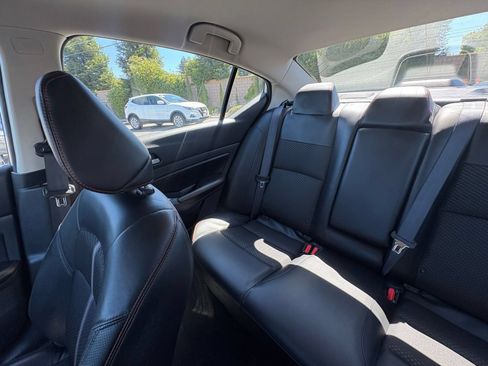 Used 2025 Nissan Altima 2.5 SR FWD image 39
