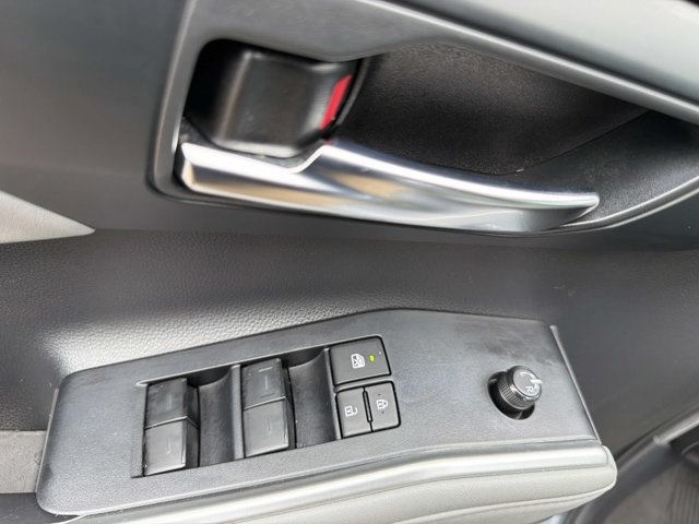 Used 2022 Toyota Highlander XLE FWD image 8