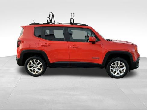 Used 2017 Jeep Renegade Latitude image 11