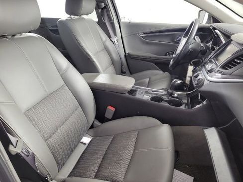 Used 2017 Chevrolet Impala LT FWD image 17