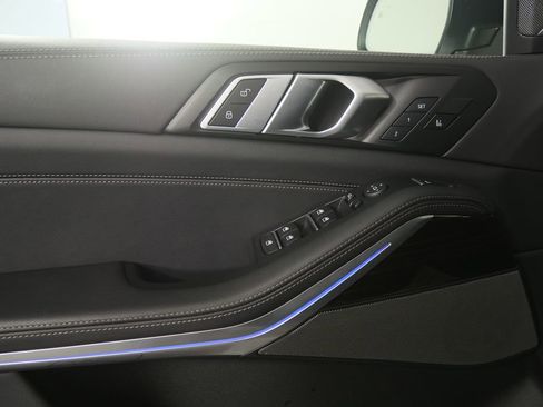 Used 2025 BMW X5 xDrive40i image 8