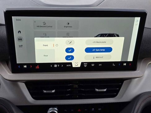 Used 2025 Ford Explorer Active image 31