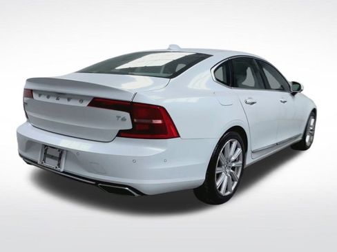 Used 2017 Volvo S90 T6 Inscription w/ Vision Package image 25
