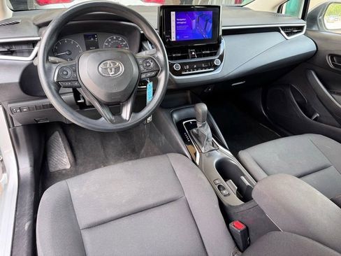 Used 2024 Toyota Corolla LE FWD image 2