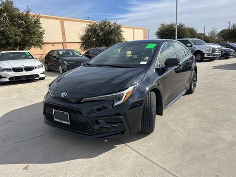 Used 2025 Toyota Corolla SE image 7