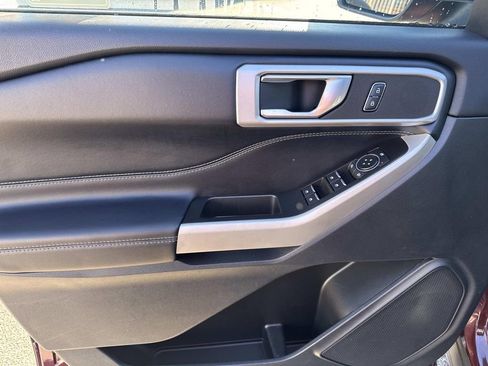 Used 2022 Ford Explorer XLT w/ Equipment Group 202A image 19