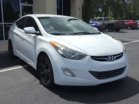 Used 2013 Hyundai Elantra GLS w/ Preferred Pkg FWD image 3