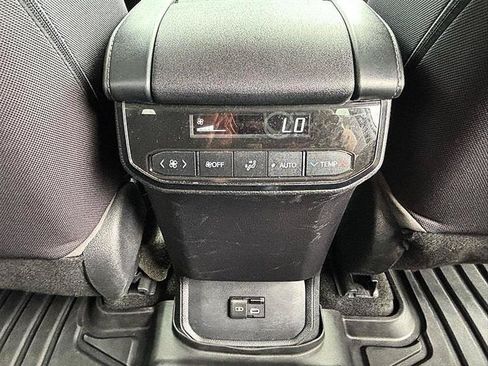 Used 2023 Toyota Highlander LE FWD image 49