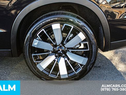 Used 2025 Mitsubishi Outlander SE image 16