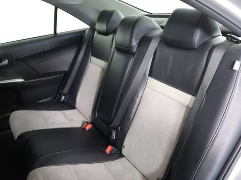 Used 2013 Toyota Camry SE w/ Leather Pkg FWD image 28