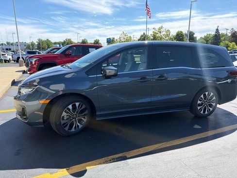 Used 2026 Honda Odyssey Elite image 4