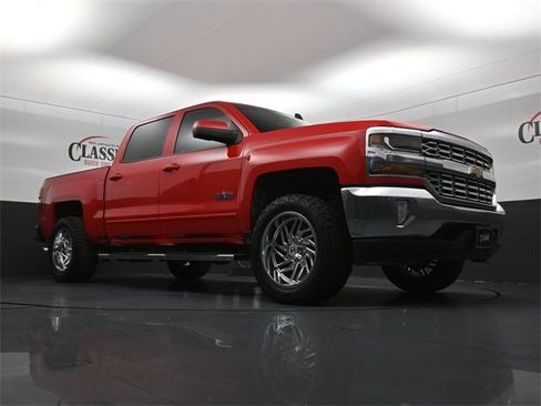 Used 2018 Chevrolet Silverado 1500 LT w/ Texas Edition image 27