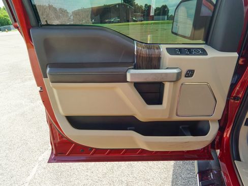 Used 2018 Ford F150 Lariat w/ Equipment Group 502A Luxury AWD/4WD image 19