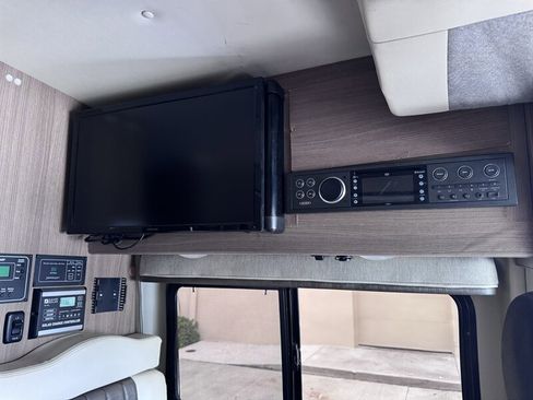 Used 2016 RAM ProMaster 3500 w/ Premium Appearance Group image 14