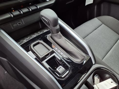 New 2025 Chevrolet Colorado W/T w/ WT Convenience Package II image 10