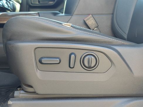 Used 2023 Chevrolet Silverado 3500 LT w/ Convenience Package image 11