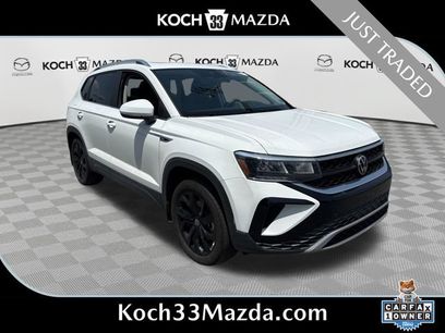Used 2023 Volkswagen Taos SE w/ Panoramic Sunroof Package
