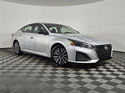 Used 2024 Nissan Altima 2.5 SV