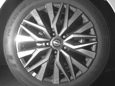 Used 2025 Nissan Altima 2.5 SV image 13