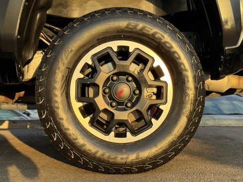 Used 2024 Toyota Tacoma TRD Off-Road image 16