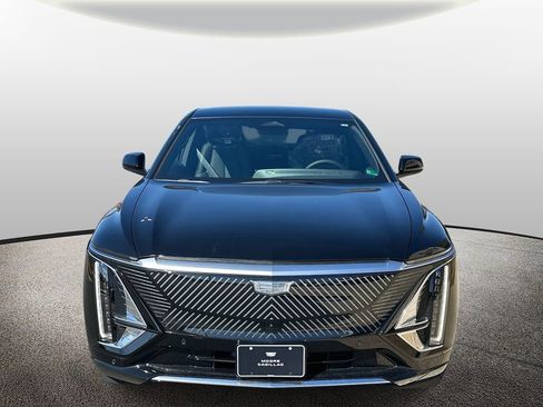 New 2025 Cadillac Lyriq Luxury image 6