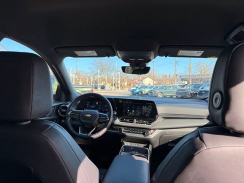 Used 2025 Chevrolet Equinox LT w/ Convenience Package II image 29