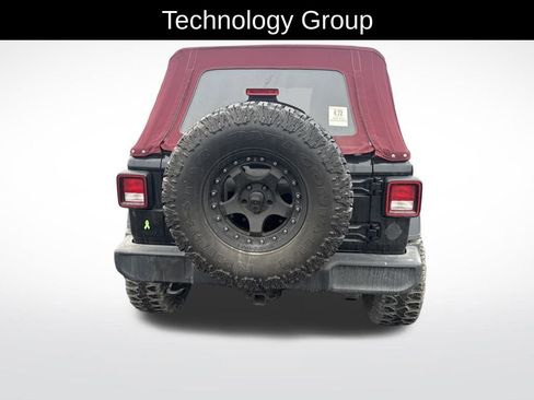 Used 2018 Jeep Wrangler Unlimited Sport S image 3