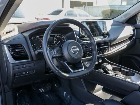 Used 2023 Nissan Rogue SL w/ SL Premium Package FWD image 16