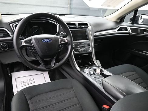 Used 2020 Ford Fusion SE FWD image 28