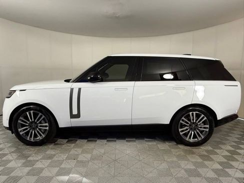 New 2025 Land Rover Range Rover SE image 3
