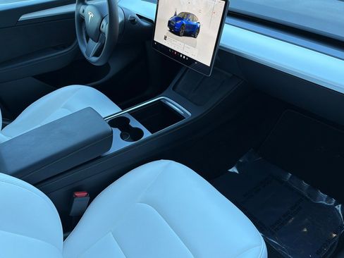 Used 2024 Tesla Model Y 2WD image 20