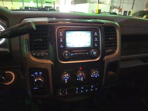 Used 2018 RAM 2500 Tradesman w/ Chrome Appearance Group AWD/4WD image 6