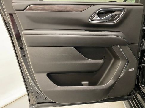 Used 2022 Chevrolet Suburban LT AWD/4WD image 12