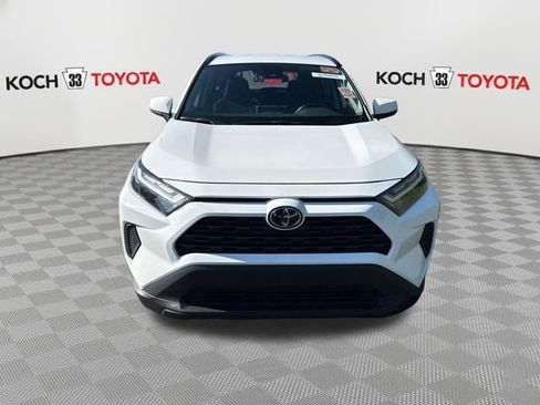 Used 2025 Toyota RAV4 XLE AWD/4WD image 2