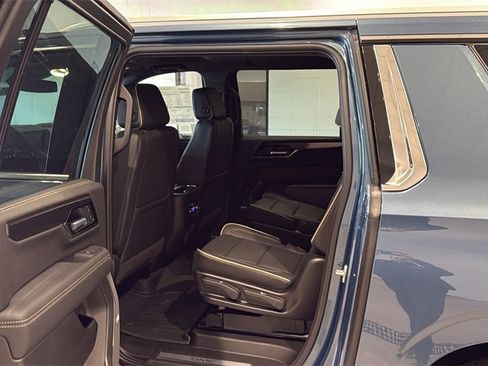 New 2026 GMC Yukon XL Elevation image 19